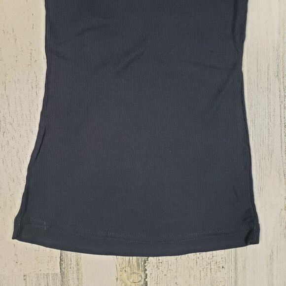 NWOT Point Sportswear Dark Gray Ribbed Racerback Tank Top Women's Size Medium - Picture 4 of 9